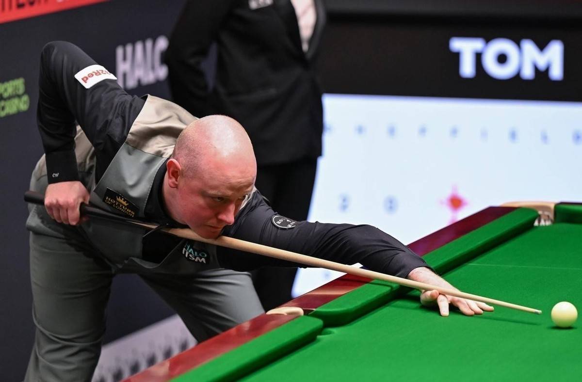 崭露头角的 崭露头角的